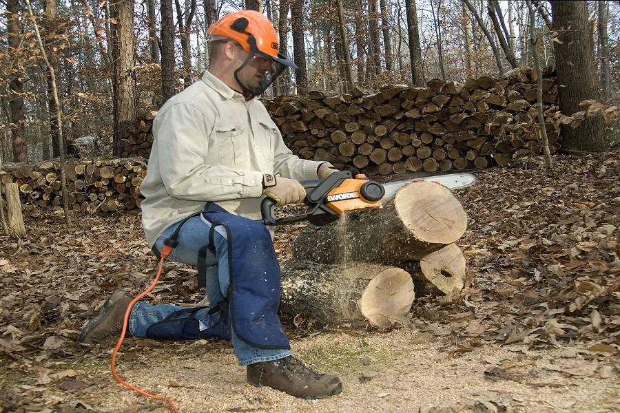 A Complete Guide To The Best Electric Chainsaw